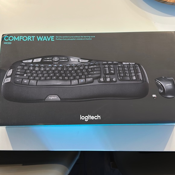 BRAND NEW Logitech Comfort Wave MK550 wireless keyboard and mouse. - Picture 1 of 1